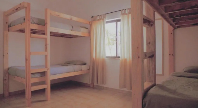 Кровать в общем номере Bura Surfhouse - Hostel