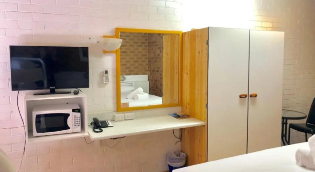 Трёхместный номер Standard Marco Polo Motor Inn Sydney Hotel