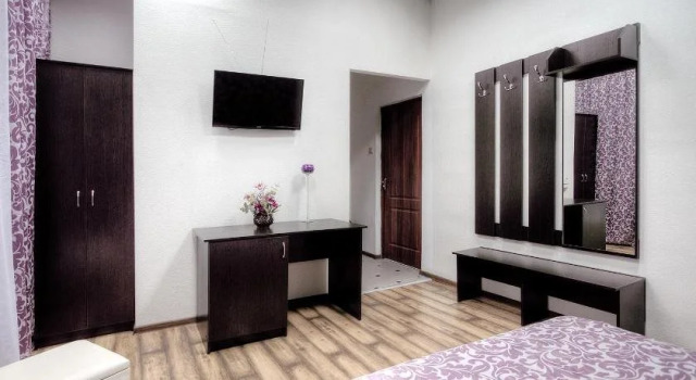 Fishka Living Quarters, Rezerwuj Hotel Airport 