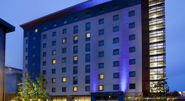 Holiday Inn Express Slough by IHG, Boek Hotel Slough Buckinghamshire