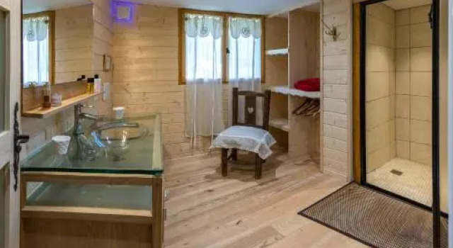 Gite&Spa le Montagnard, Prenota Resort Hotel a Alvernia con parcheggio, Parcheggio