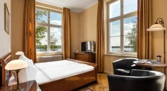 Ferienwohnung Werder: Urlaub direkt am Wasser, Buchen Sie Hotel Werder 