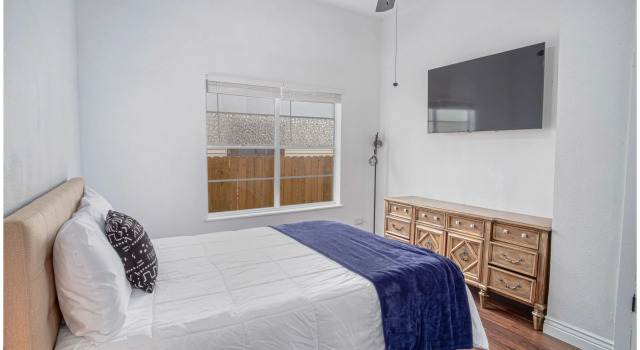 Spacious 4 BR Home Near River Walk 6 Mins Drive, Забронировать Отель Сан-Антонио Bexar County, рядом с Highland Park
