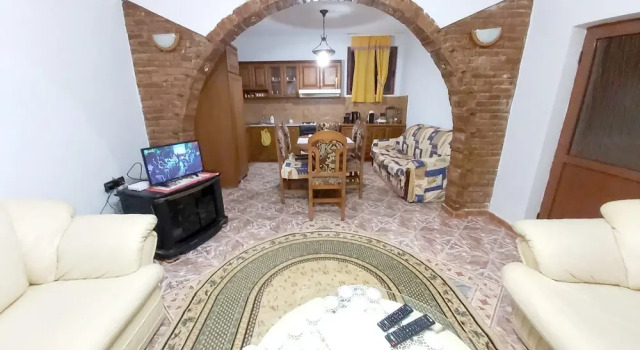 House With 2 Bedrooms in Berat, With Wifi
