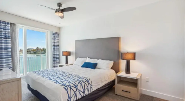 Oceana 301 East