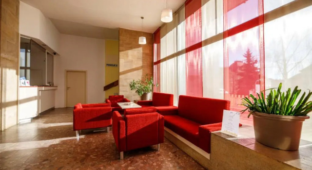 Hotel Opera, Rezerwuj Hotel Hotele w Central Bohemia z parkingiem, Parking