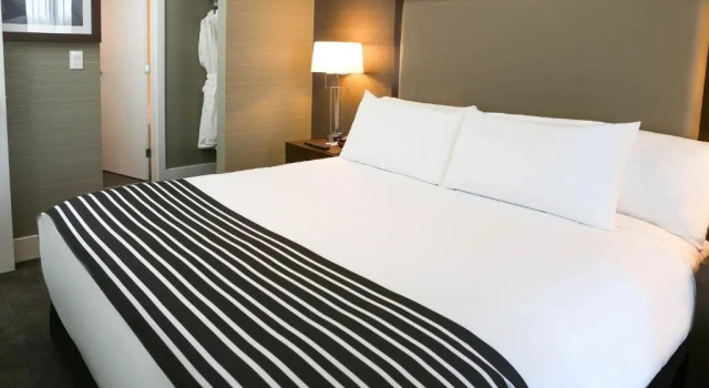 Люкс Standard Sandman Hotel Abbotsford Airport