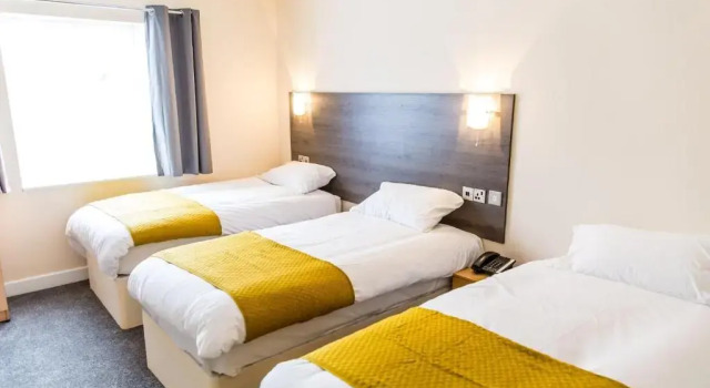 Номер Standard Halfway Hotel