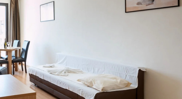 Seaside Apartment With 2 Bedrooms for up to 5 Guests, Забронировать Апартаменты/квартира Отели области Бургас с бассейном, Бассейн