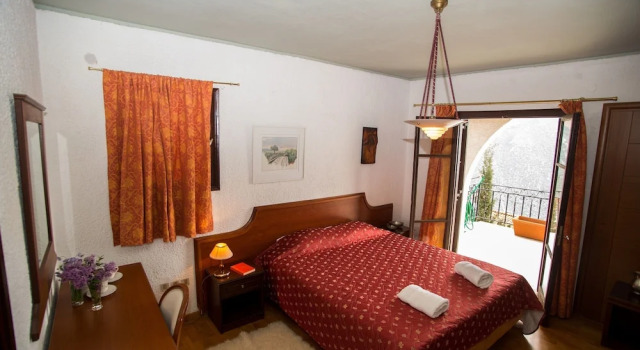 2 Bedrooms Villa with balcony and with mountain view Historic Villa