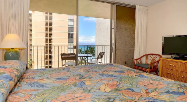 Royal Kahana 618 by RedAwning