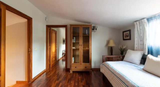 5BR Home - Pool Parking & Tennis Court, Prenota Villa Hotel a Gran Canaria con parcheggio, Parcheggio