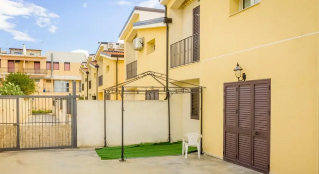 Sr-f943-gmar0dt - Villa Noto Marina Swami, Book Villa Hotels in Sicily with Parking, Parking