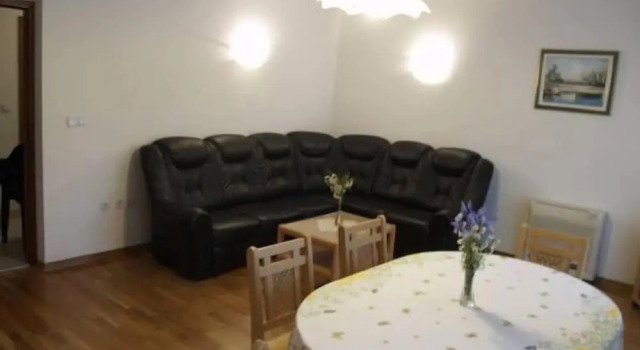 Апартаменты Цокольный этаж с 2 комнатами Apartments Mrva