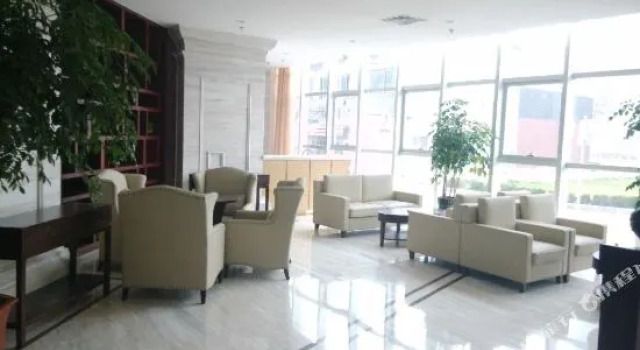 Huaya International Hotel (Weifang High-speed Railway North Station), Rezerwuj Hotel Hotele 4-gwiazdkowe w Weifang, 4*