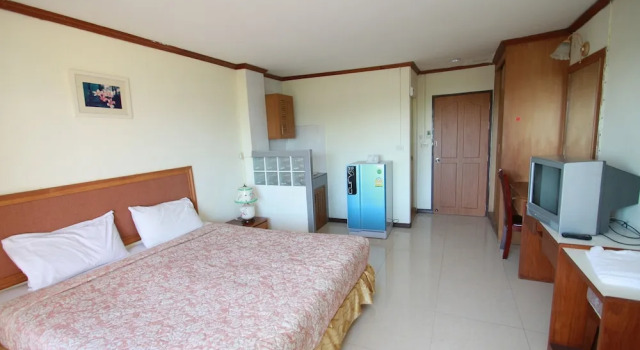 Номер Deluxe с балконом Chantorn Jomtien Guesthouse 1