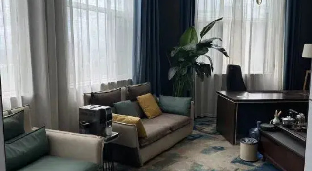 Люкс Lisi Boerman Hotel (Wanda Plaza)