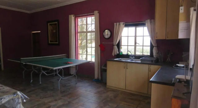 Шале с 2 комнатами с красивым видом из окна Swartberg Backpackers Booked for you Only No sharing