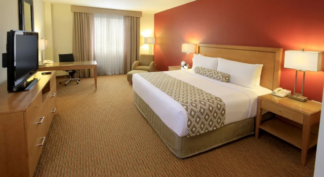 Двухместный полулюкс Crowne Plaza Monterrey Aeropuerto by IHG