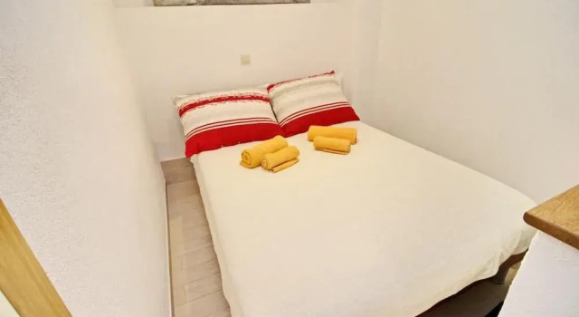 Apartment Happy