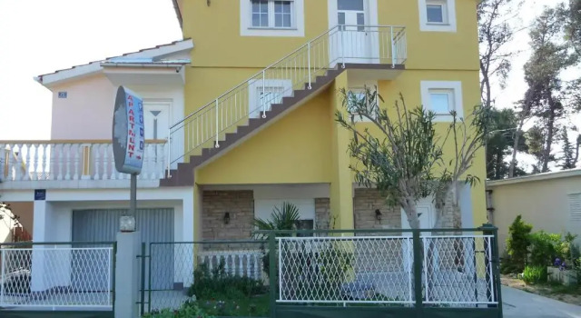 Apartments KIRSCHEY, Забронировать Апартаменты/квартира Бибинье Задарская жупания, рядом с Пляж Старенице