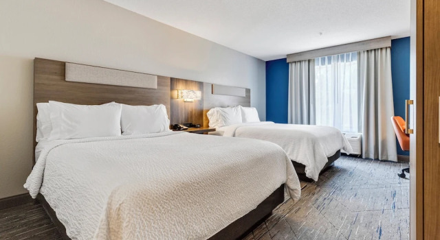 Четырёхместный номер Standard Holiday Inn Express & Suites Starkville by IHG