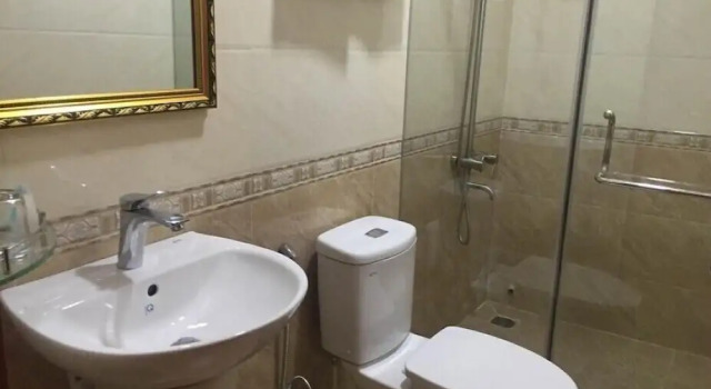 Четырёхместный номер Deluxe Huy Hoang 1 Hotel - Tân Bình
