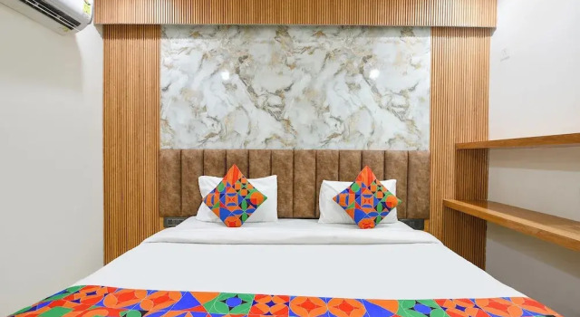 Номер Deluxe FabHotel Coco Tree
