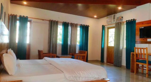Люкс Hill Hoppers Hotel