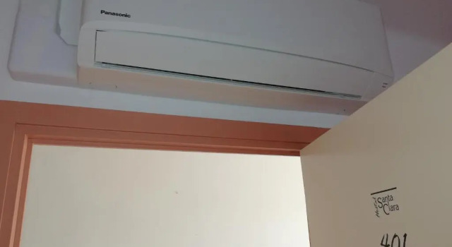 Двухместный номер Standard с балконом Hostal Santa Clara