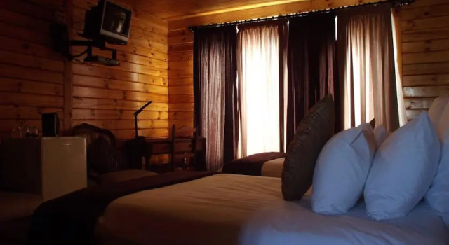 Biesjesfontein B&B, Book Bed and Breakfast Hoteller i Springbok med parkering, Parkering