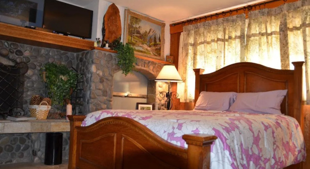 Where Eagles Fly Bed & Breakfast, Book Hotel Hoteller i Zephyr Cove med parkering, Parkering