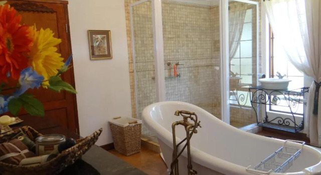 Номер Deluxe Art Gallery Guest House