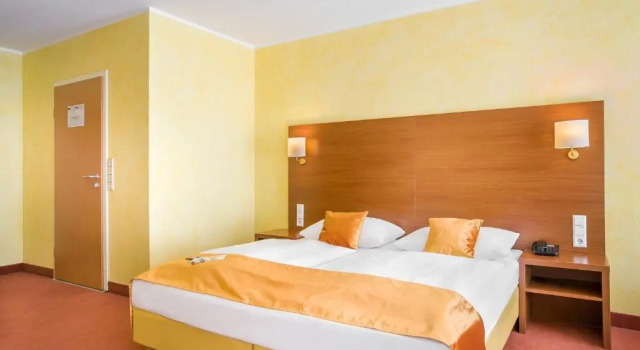 Трёхместный номер Standard Garner Hotel Stuttgart City Centre by IHG