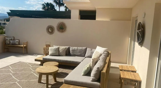 Апартаменты StayatSas Luxe App vlakbij strand, 80 m2 terras, grote zwembaden Marbella