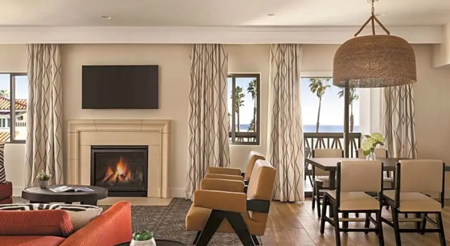 Четырёхместный люкс с видом на бассейн Zachari Dunes on Mandalay Beach, Curio Collection by Hilton