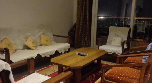 Avani Home, Забронировать Отель Отели Матхура с парковкой, Парковка