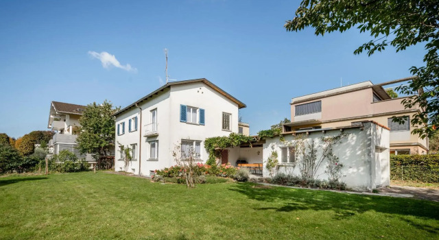 Haus im Zentrum mit Garten, Book Hotel Hotels in Vorarlberg with Parking, Parking