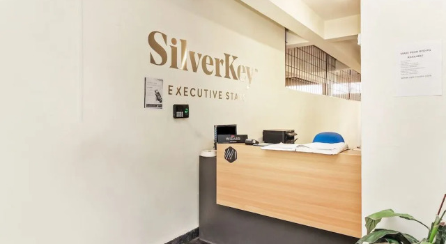 Silverkey Executive Stays 27824 Dharamkar Residency, Rezerwuj Hotel Hajdarabad 