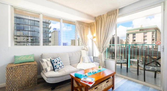 Апартаменты Beautiful Studio in Aloha Surf | Partial Ocean & Mountain Views | 12th Floor | Free WiFi