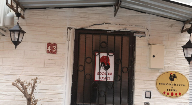 Rooster Hostel, Забронировать Хостел Хостелы Измира, рядом с Ataturk Museum, Хостел
