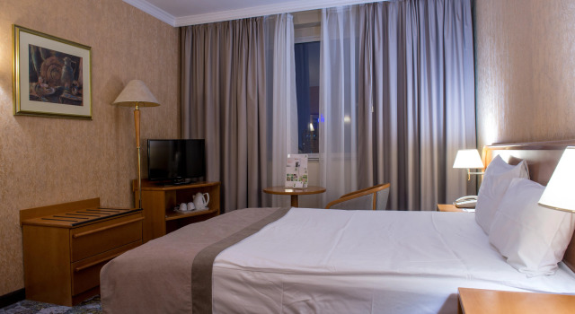 Holiday Inn Skopje by IHG, Забронировать Отель Отели Скопья 5 звезд, рядом с Saints Cyril and Methodius University of Skopje, 5*
