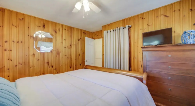 Апартаменты Serene Lake Junaluska Gem: Deck & Mountain Views
