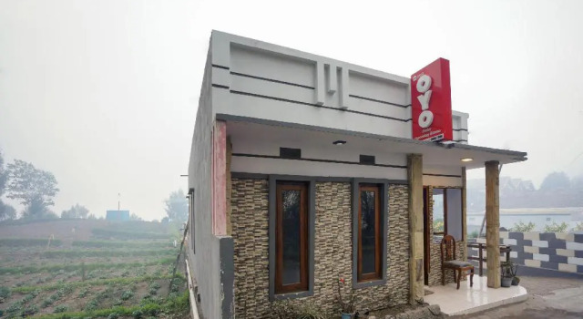 OYO 2120 Pieter Homestay Bromo, Book Hotel Hotels in Bromo with Parking, Parking