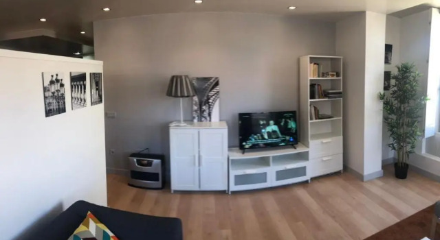 LOFT CITY HALL 3A Oviedo, Забронировать Апартаменты/квартира Овьедо Астурия, рядом с Статуя Вуди Аллена