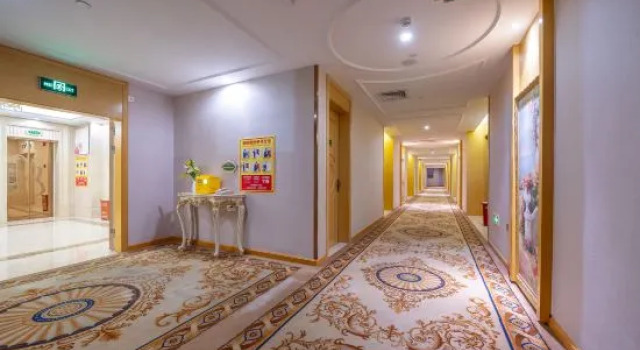 Vienna Hotel, Rezerwuj Hotel Hotele w Nanning z parkingiem, Parking