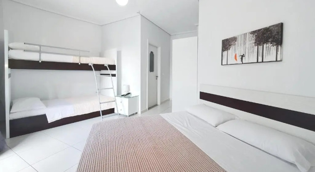 Семейный номер Standard с балконом и с видом на город Hotel JoAn