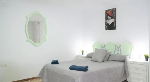 Beautiful 1 Bedroom Apartment With Gallery and Air Conditioning Cb6yr, Забронировать Апартаменты/квартира Аликанте Памплона, рядом с Археологический музей Аликанте