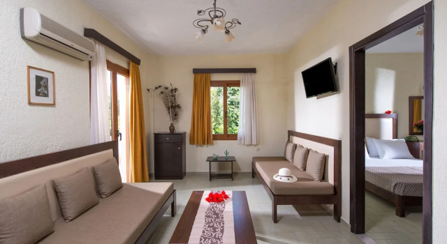 Люкс Deluxe South Coast Hotel