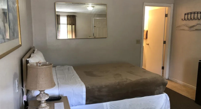 Atlantic Breeze Inn, Забронировать Мини-отель Олд-Орчард-Бич 